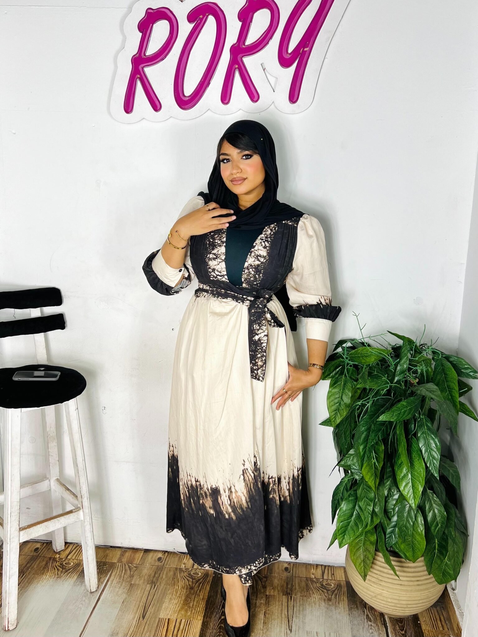 DRESS